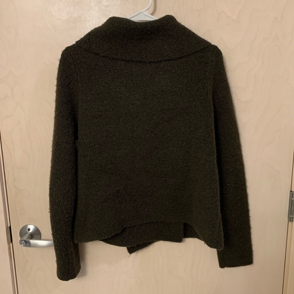 Adrianna Vittadini wrap sweater with button, size M - Picture 2 of 5